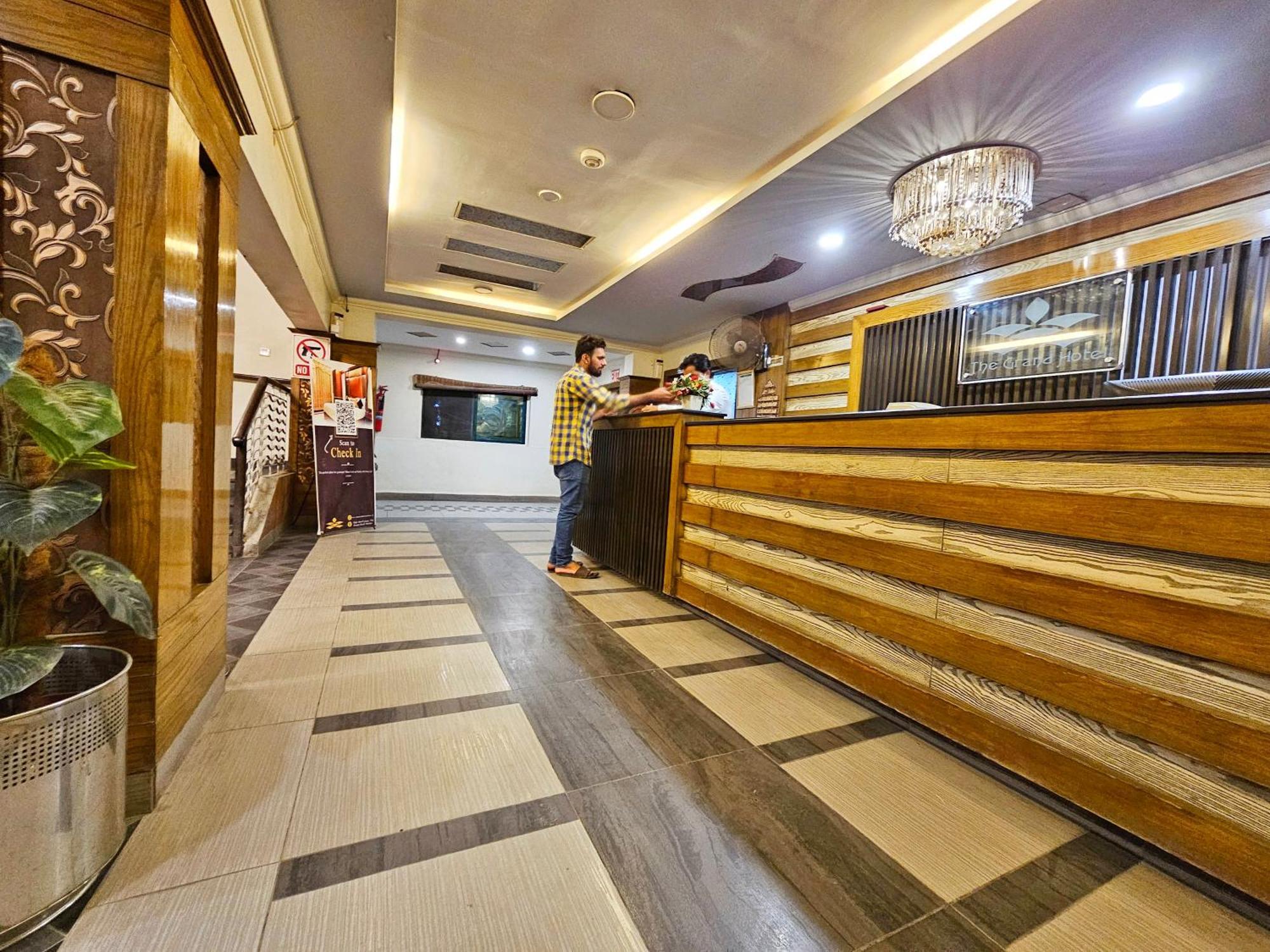 The Grand Hotel מולטאן מראה חיצוני תמונה