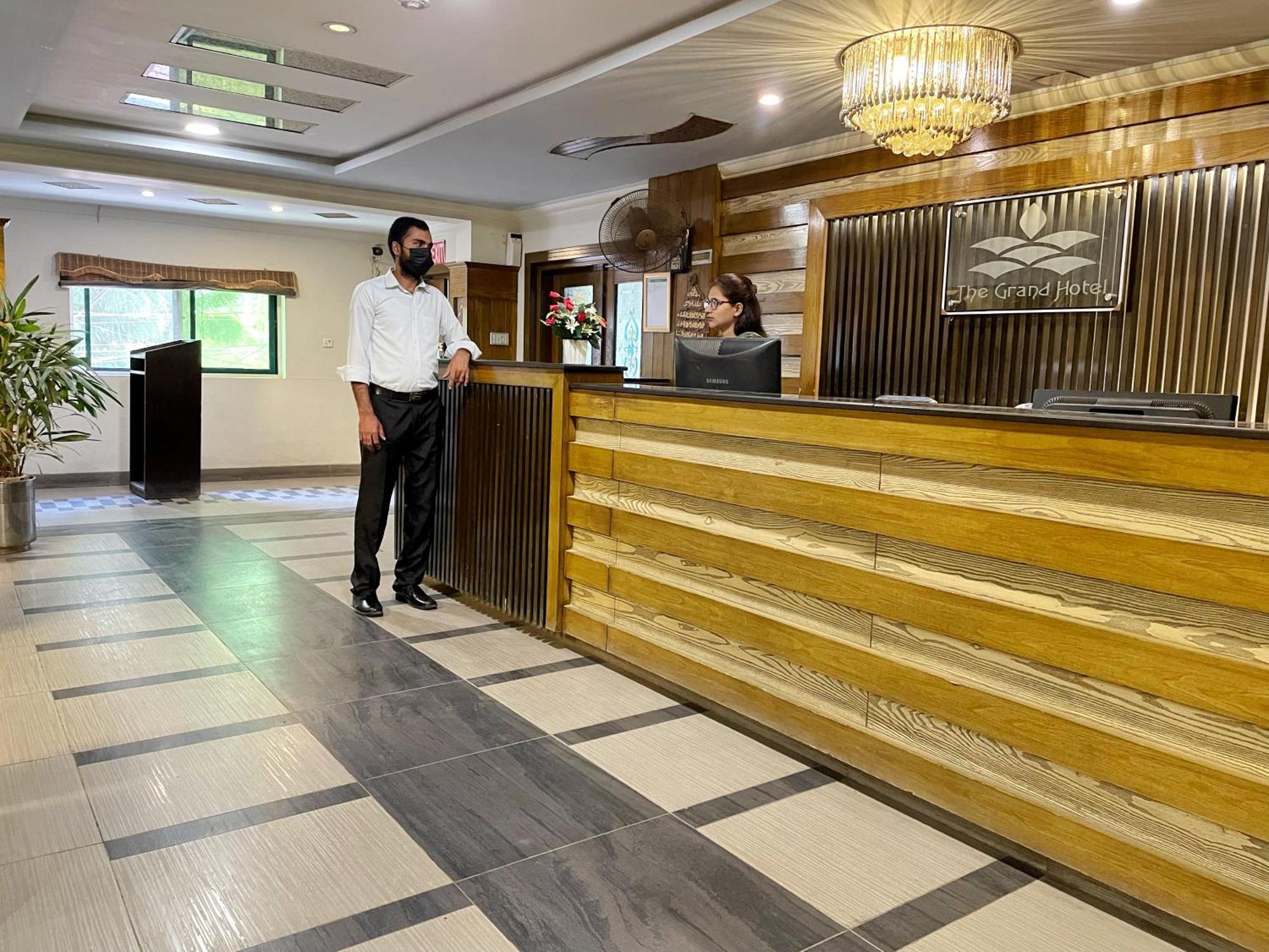 The Grand Hotel מולטאן מראה חיצוני תמונה