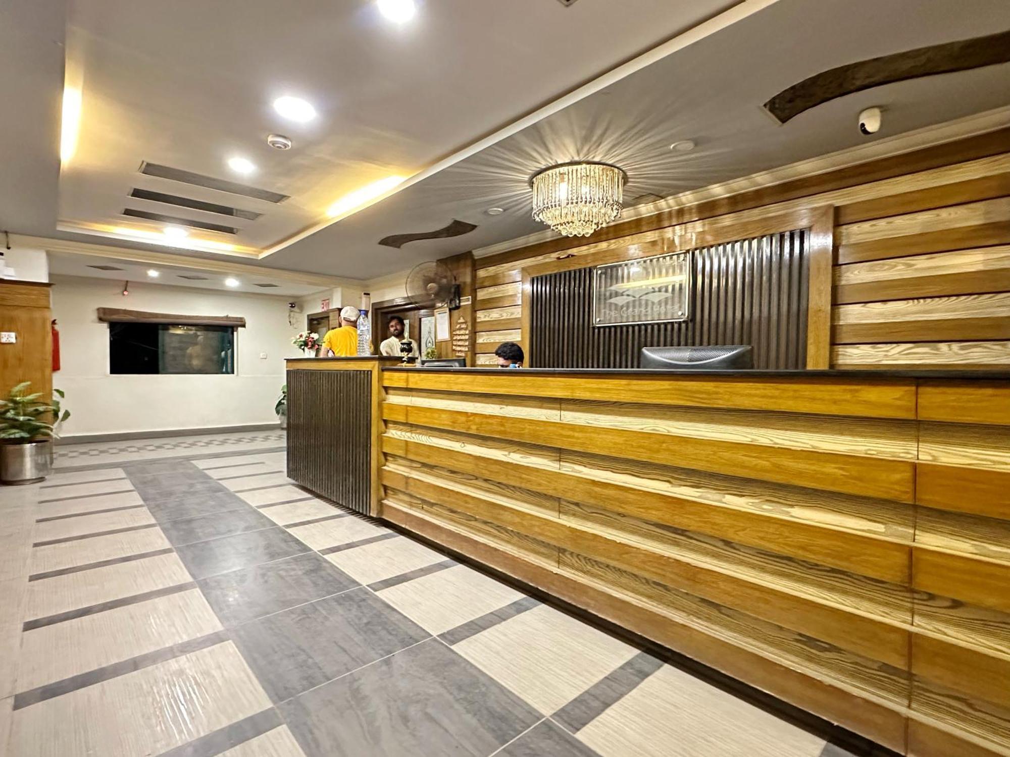 The Grand Hotel מולטאן מראה חיצוני תמונה